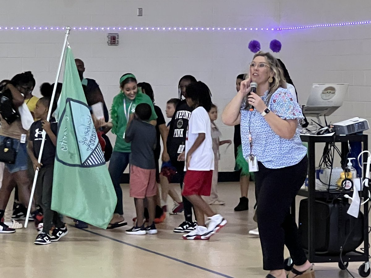 ljswiggins's tweet image. The energy and excitement @Timberridge_HCS on Friday was next level… and it all centered around One Team, One Goal! #GameOnHCS @hwilliams_TRE @DrBridgetJordan @WesleyTabatha @mcraekristen10 @McClainHCS