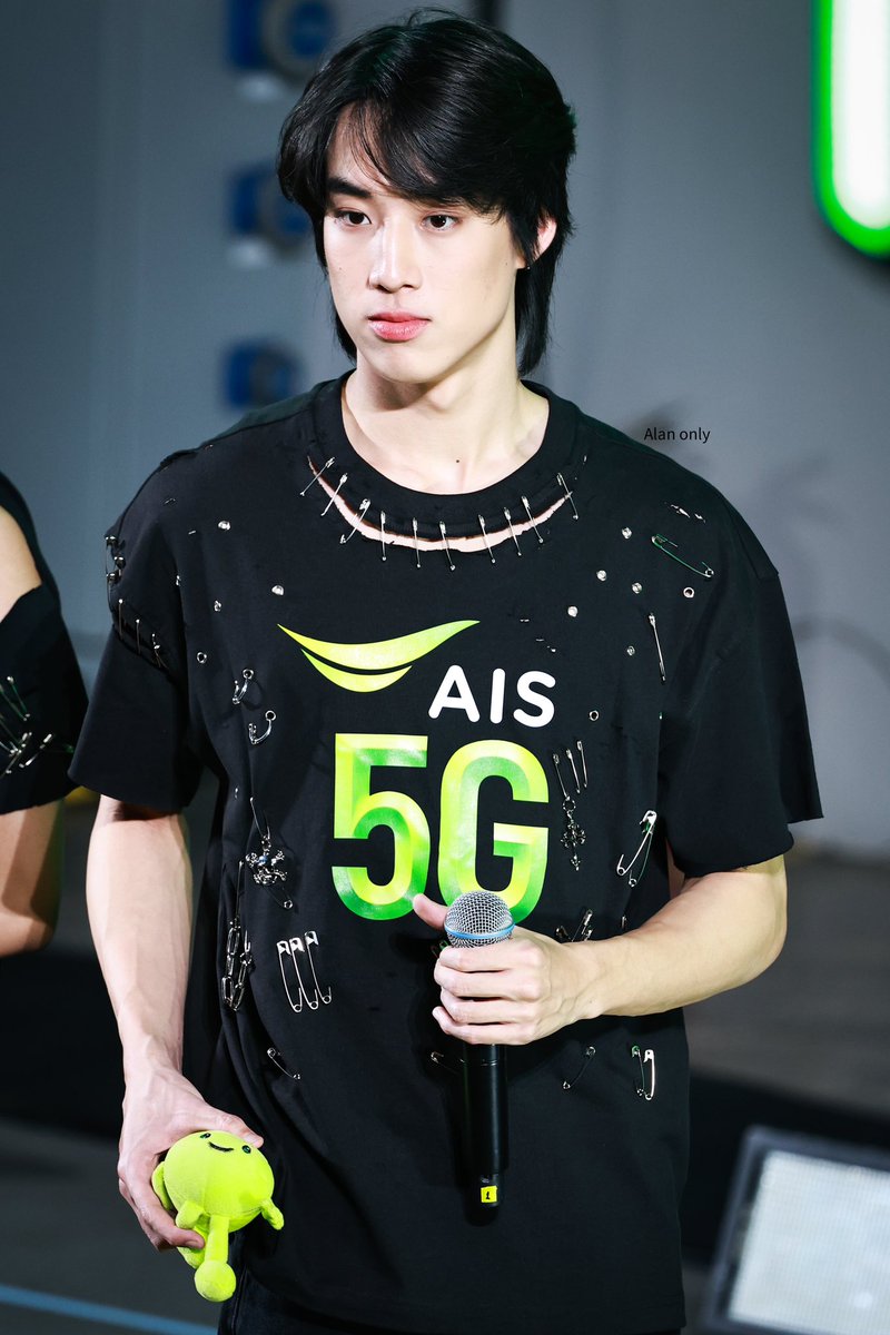 _Alan_Thai's tweet photo. ทำหน้าเเบบนี้ จะอ้อนอะไรมัมหมีค้าบ 👶🏻
#ALANpasawee @alan_pasawee 
#AIS5GxBUSking
#BUSbecauseofyouishine https://t.co/boc3YZkqrQ