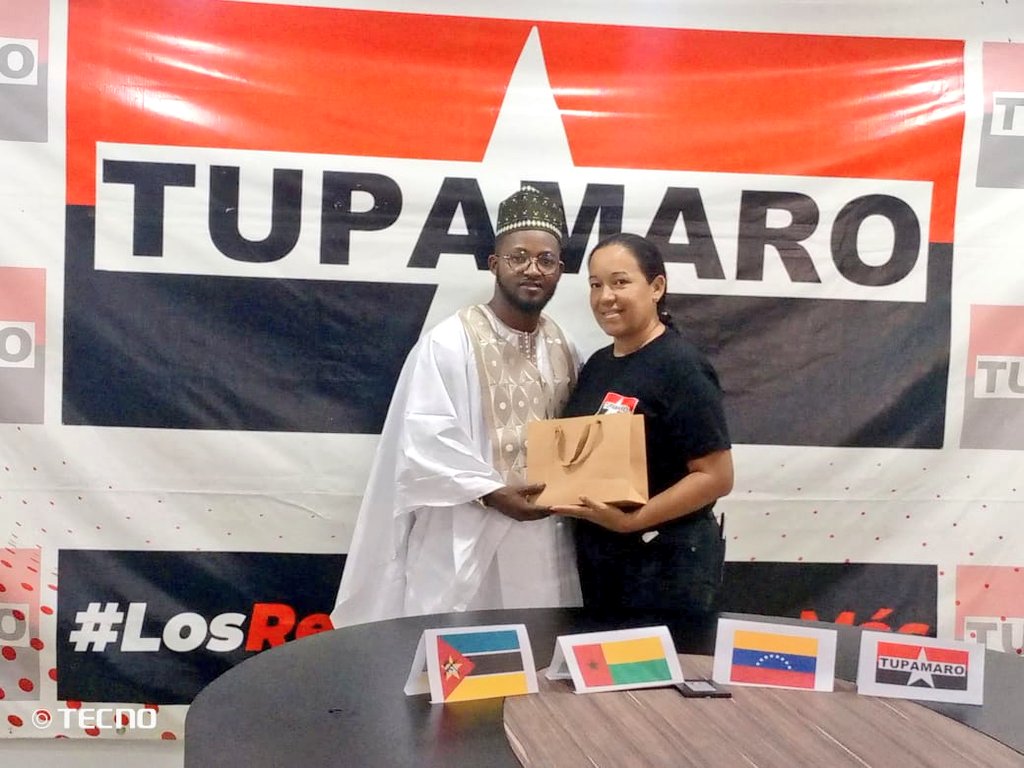 TupamaroMRT_'s tweet photo. 📸 || En "La Yaya" casa de nuestro partido recibimos la grata visita de Mamadu Djabi Djalo quien realizó un intercambio de saberes y experiencia sobre la lucha por la independencia de África, el ejemplo que han seguido de su Líder Amílcar Cabral y la lucha contra el imperialismo. https://t.co/e2FVjvvIaq