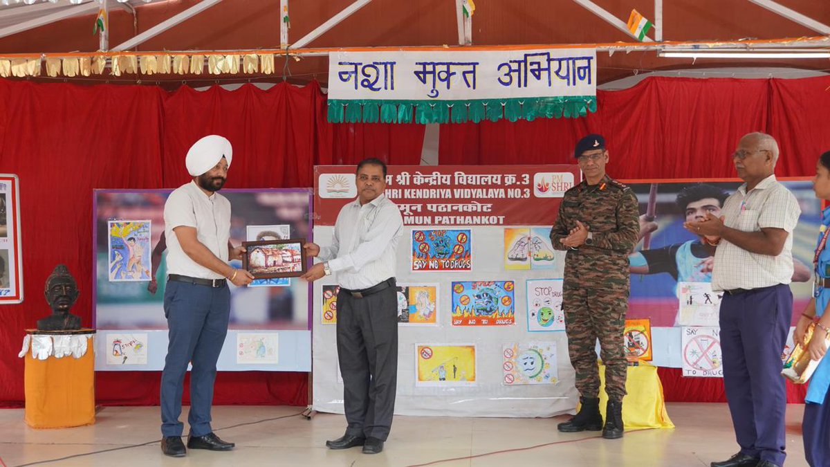 prodefencejammu's tweet photo. #WeCare
#EducatingYoungMinds

#SayNotoDrugs, Yes to a Brighter Future!

#RisingStarCorps, Conducted Drug Awareness Drive at Kendriya Vidyalaya #Mamun, Government Middle School Sandhi &amp; APS #Jammu

@SpokespersonMoD
@adgpi
@westerncomd_IA 
@OfficeOfLGJandK 
@diprjk 
@Divcomjammu https://t.co/wmsdy3gH0e
