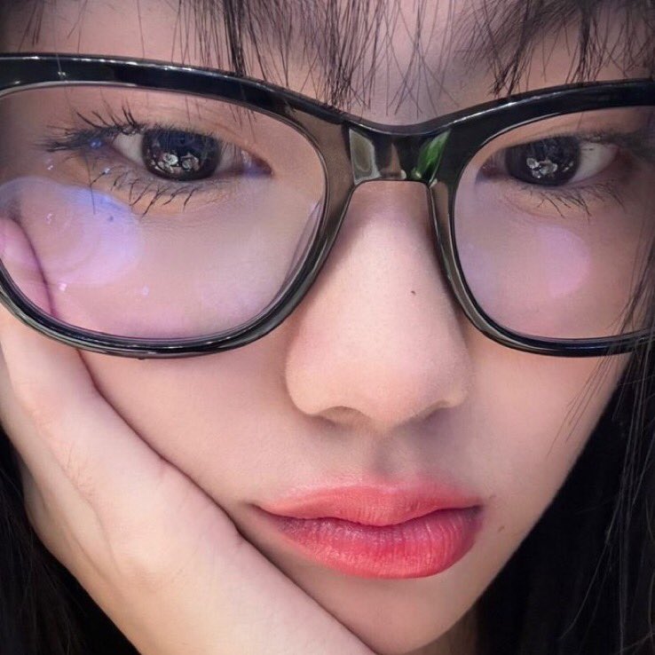 sawadeefess's tweet photo. #wadee kha! siapa mau temenan sama aku niscaya https://t.co/pv108ypo5a