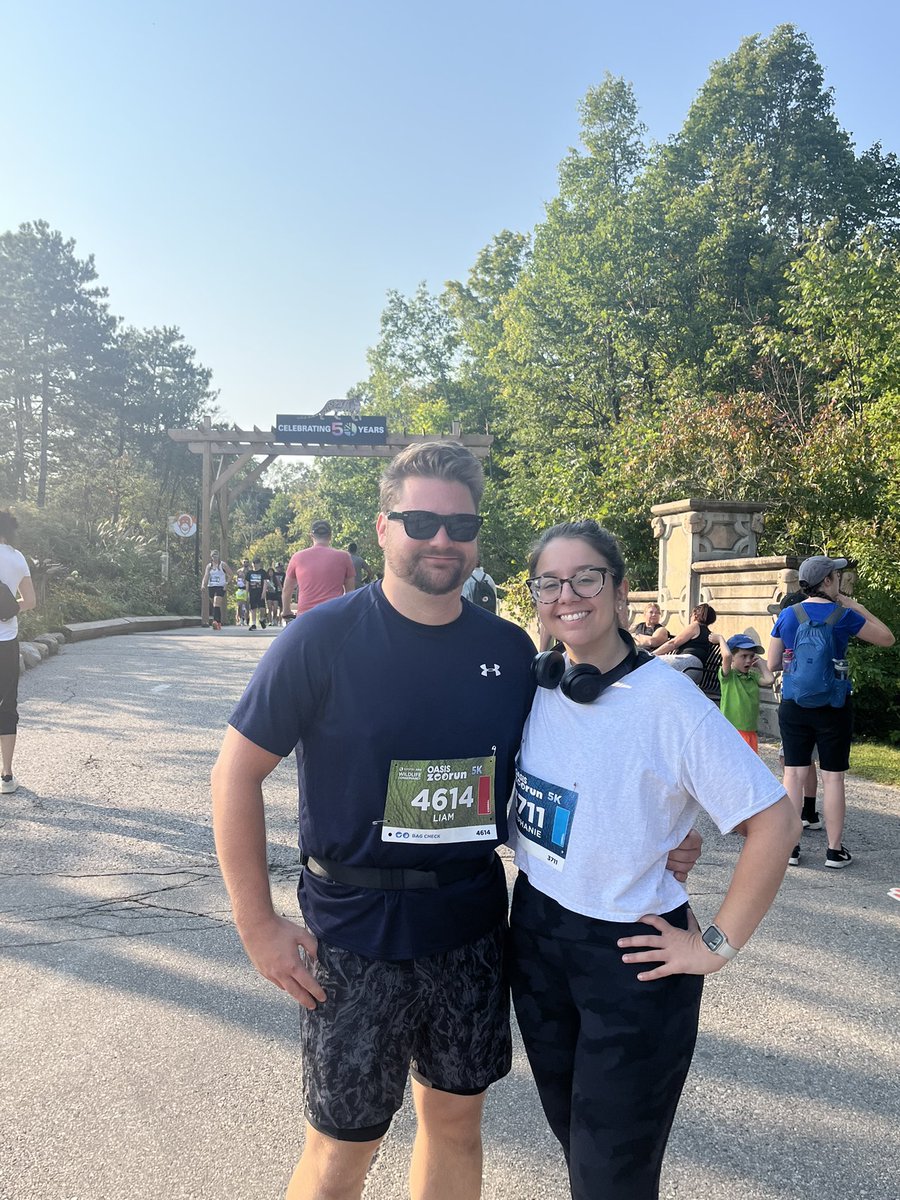 ImposterLiam's tweet photo. Obnoxious running couple alert!
#ZooRun https://t.co/U6tZlio1p9