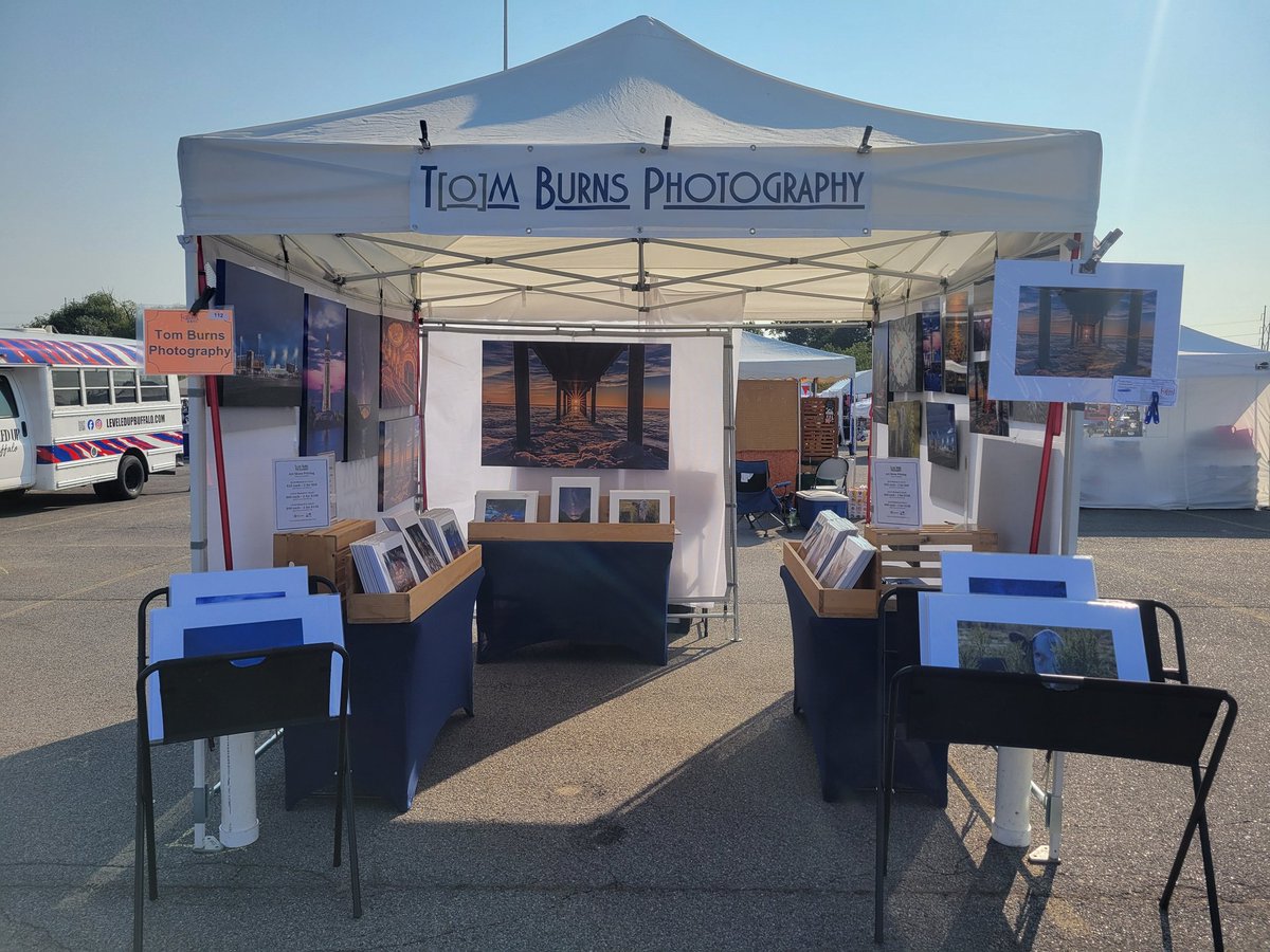 tburns262's tweet photo. A beautiful day at the Bills' stadium for the Orchard Park Festival of the Arts.
Open Saturday 10am-5pm and Sunday, 10am-3pm at the Bills' stadium.
C'mon by.
Row H, booth 112 https://t.co/nia5lfkfY5
