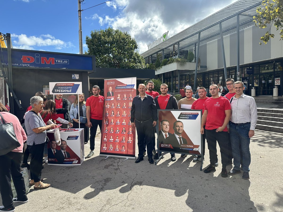 SnsdTrebinje's tweet photo. Побиједиће Требиње, Мирко Ћурић и СНСД! https://t.co/4uC1gxevsb