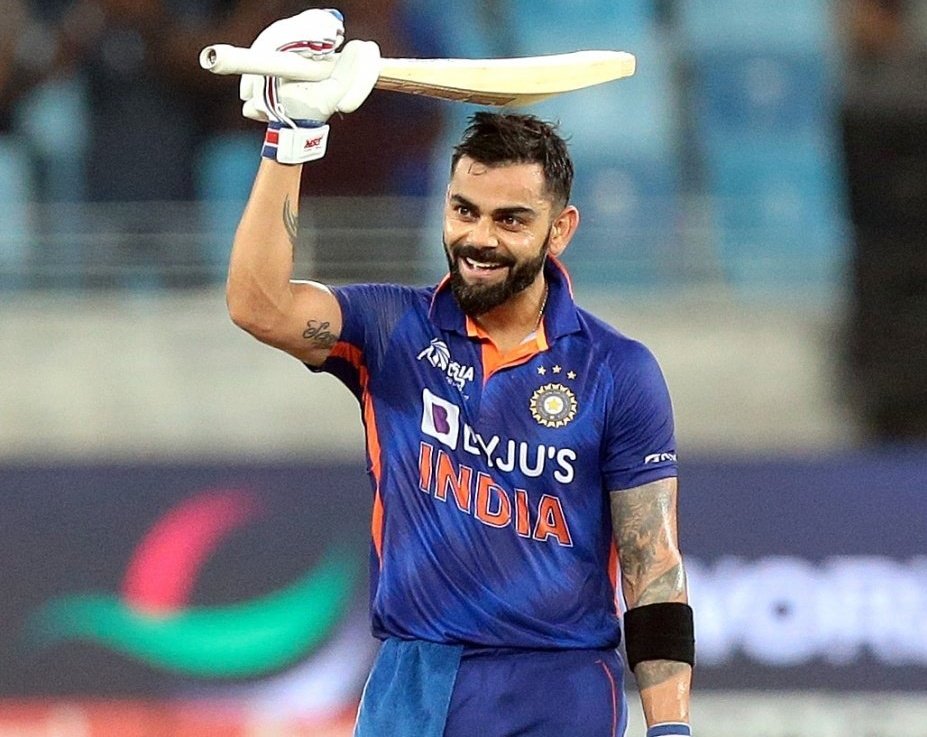 mufaddal_vohra's tweet photo. Tejaswi Yadav said, "Virat Kohli used to play under my captaincy. I was very good at cricket, but due to injuries I had to leave it. Virat and I played together for Delhi". (ZEE). https://t.co/HREKLkfssn