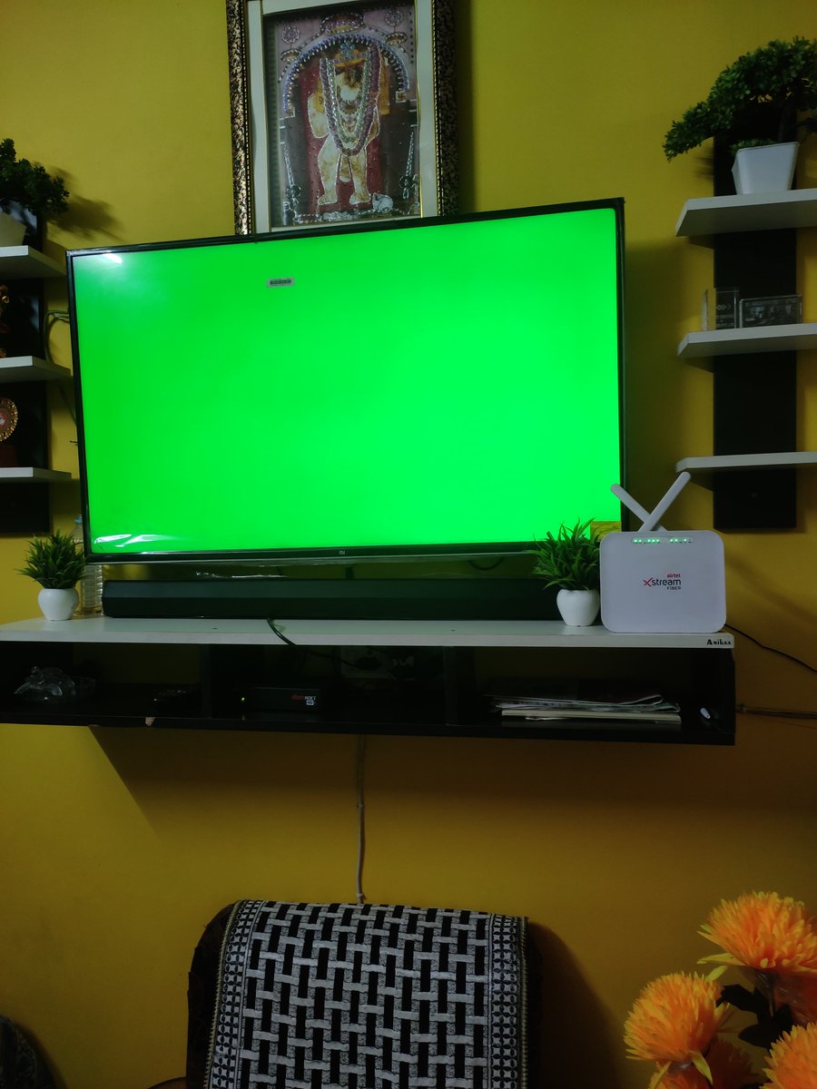 _TechTuber's tweet image. Dear @XiaomiTVIndia @XiaomiIndia what is this happened with my 
𝗠𝗜 𝗧𝗩 𝟰𝗫 43inch...? ⚠️😰

Tell me what to do now..? 🚨😱 @MiIndiaSupport @Xiaomi 

#Breakingnews #xiaomi #Mitv #technology #technews #tech #greenscreen #problem #india @GyanTherapy @tech_burner