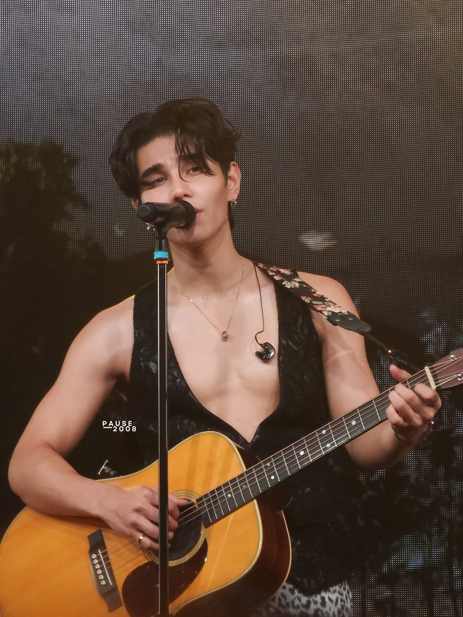 เนี่ยยยยยย แล้วก็บอกว่าหนาว อย่าใส่อีกนะเสื้อที่ไม่มีความสามารถเป็นเสื้อเนี้ย!! (ใส่บ่อยๆ)

<a href="/jeffsatur/">𝗝 𝗘 𝗙 𝗙 𝗦 𝗔 𝗧 𝗨 𝗥 (罗杰夫)</a>
#JeffSaturSS8Kaohsiung
#JeffSaturSpaceShuttleNo8