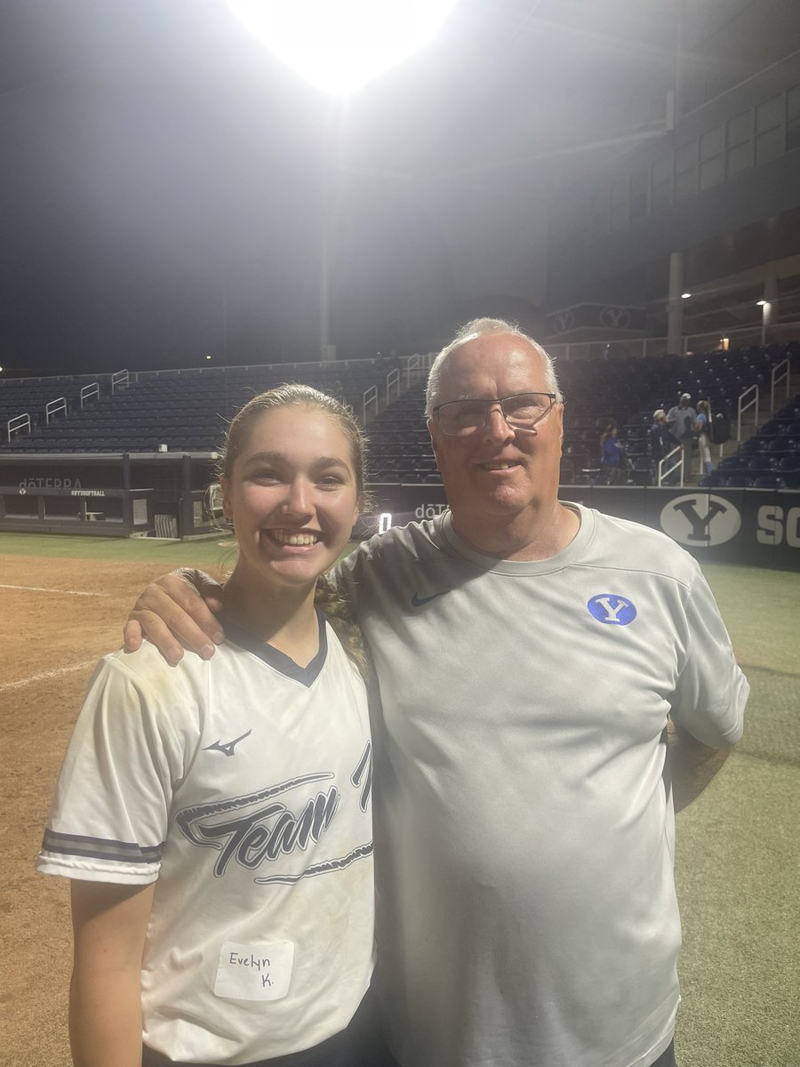 evelynkoester26's tweet photo. Quick stop in Provo, to say hello to some amazing coaches and hit a couple bombs! Thank you Coach Eakin, @allie_schnee, @coachKenBrooke, and Coach Meredeth for a great camp! @TeamNCBaylog18U @RR_Softball #beexplosive https://t.co/K4PQStrpRB