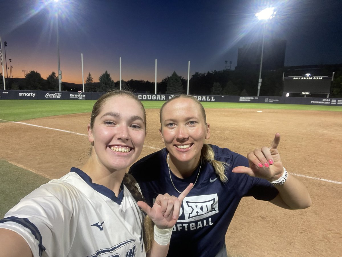 evelynkoester26's tweet photo. Quick stop in Provo, to say hello to some amazing coaches and hit a couple bombs! Thank you Coach Eakin, @allie_schnee, @coachKenBrooke, and Coach Meredeth for a great camp! @TeamNCBaylog18U @RR_Softball #beexplosive https://t.co/K4PQStrpRB