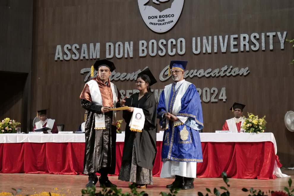 adbumedia's tweet photo. Students being awarded with Five Gold Medals of Honour.
The Fr. Stephen Mavely's Gold Medal
The JN Bawri Medal of Distinction  
Partha De Gold Medal
The Chancellor's Gold Medal 
The Vice - Chancellor's Gold Medal 

#Convocation2024 #graduationday #13thconvocation https://t.co/lZi9JfmFTe