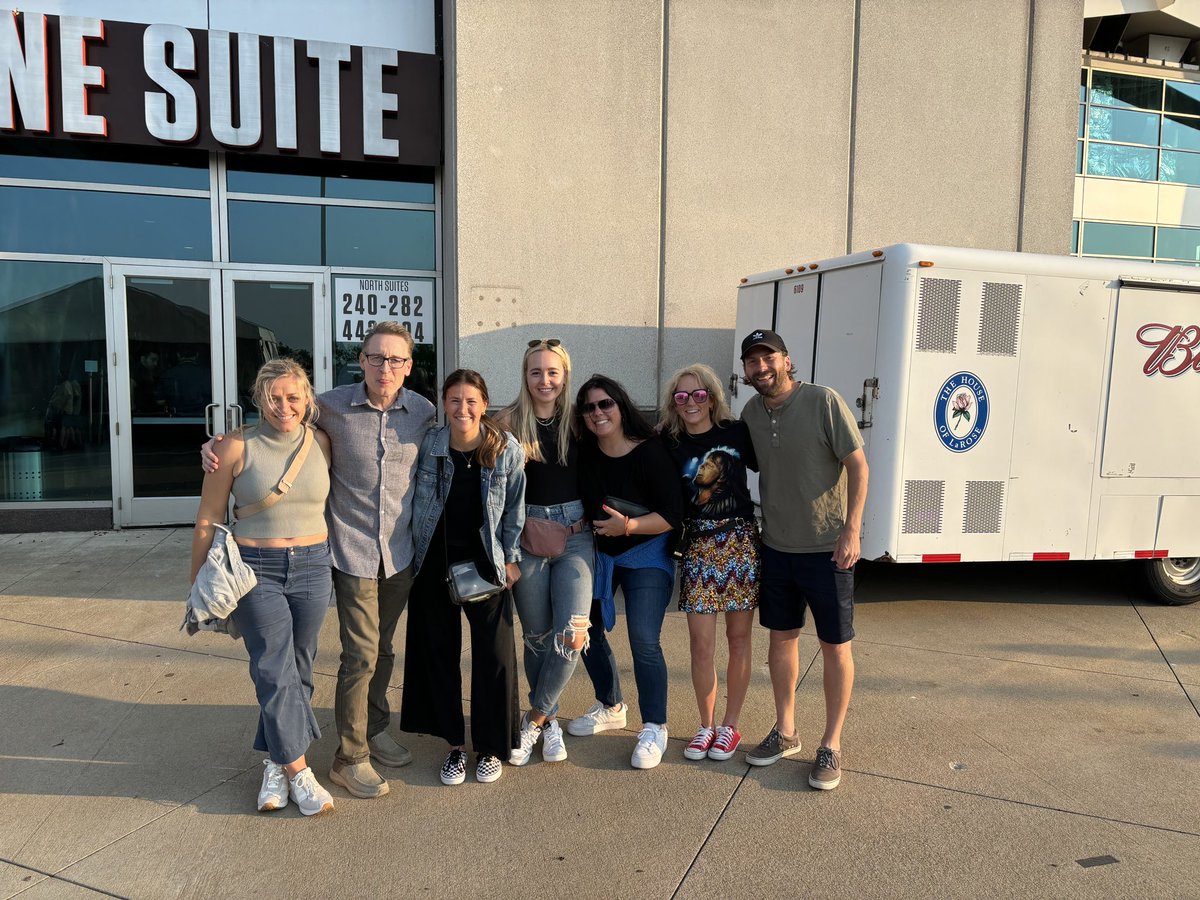 dawgpndgirl's tweet photo. A (very, very rough) boat ride to see legends Sir Rod Stewart, Billy Joel….and Cleveland’s own @MarkJWeather! 🌊🎤🎹🎸❤️🔥
#thisisCLE #rodthebod #pianoman https://t.co/7RytSMVjU7