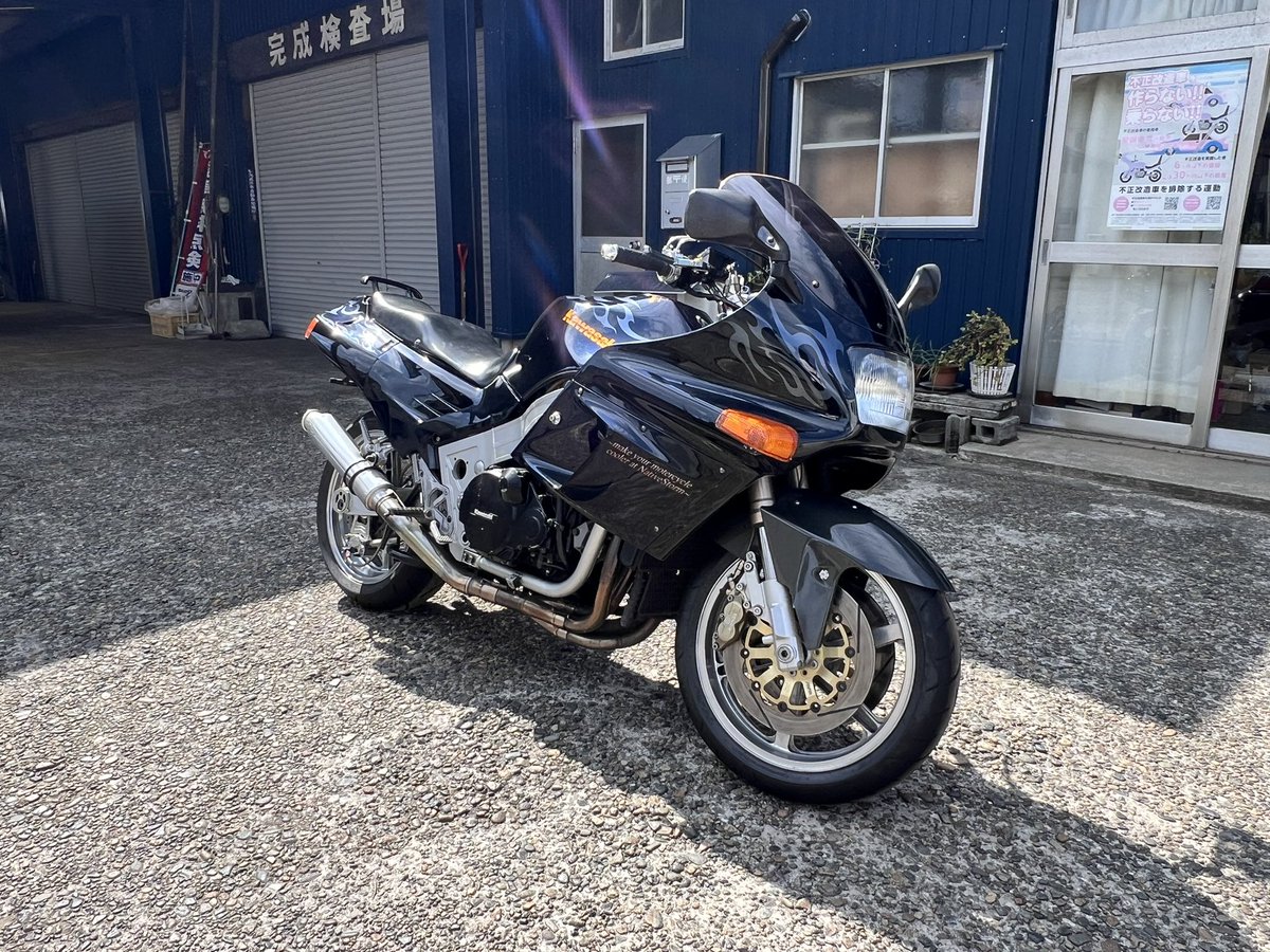 ZXT00B3's tweet photo. ZX-10 TOMCAT 買いました✊
3年ぶりにバイクライフ復活よ😼 https://t.co/rGC0Et2ILy