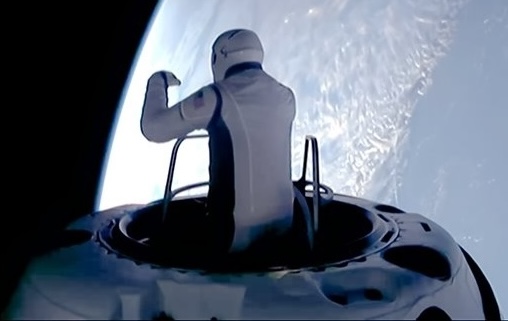 johnkrausphotos's tweet photo. It's cool that these analogous missions are happening in parallel 58 years apart; Polaris Program in many ways is a modern commercial Project Gemini, developing new technologies and reaching new heights, all ahead of future deep space missions. Both missions featured Earth-orbit apogee records and spacewalks.