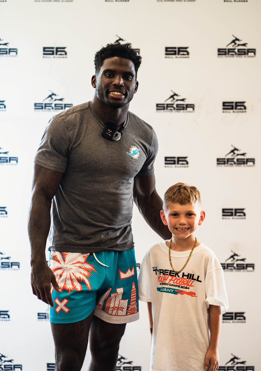 DrockFrank's tweet photo. @_MLFootball @cheetah Tyreek was such a good sport about it. https://t.co/u7WXcjXt2v