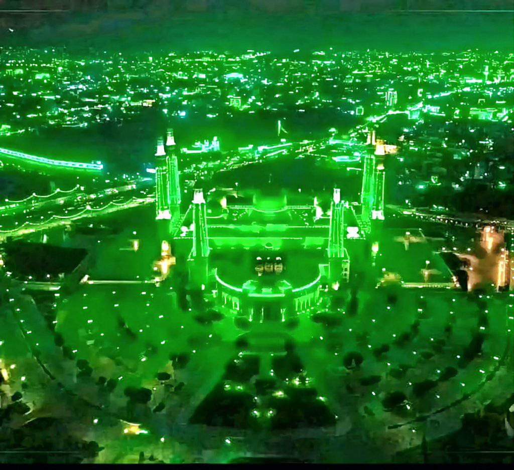 اللهـــــــم صلــــي على محمـــد وآلـ محمــــد