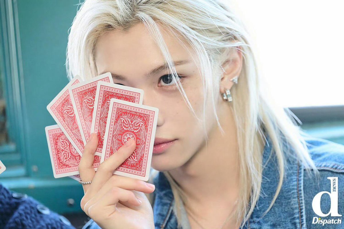 feliznavidad33's tweet image. King of fashion

#GlobalIconLeeFelix
#우리_행복은_언제나_용복이야
#HappyFelixDay