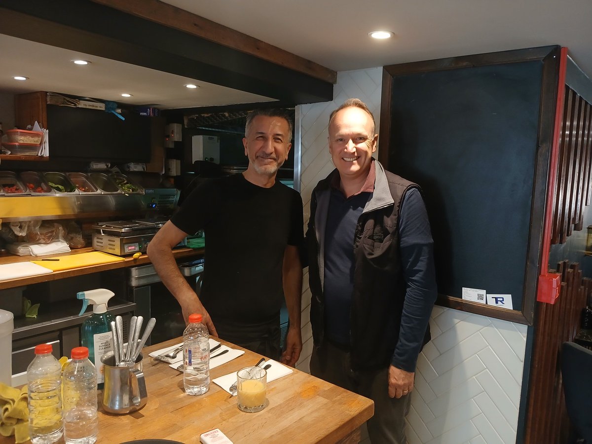 DrNeilHudson's tweet photo. It was great to be back again at #Poppy's in #Epping.
A fantastic local business with great coffee, food and a wonderful atmosphere.
I will continue to support and stand up for our amazing local businesses here in #EppingForest.
#EatLocalBuyLocal https://t.co/lzb8ikjnsT