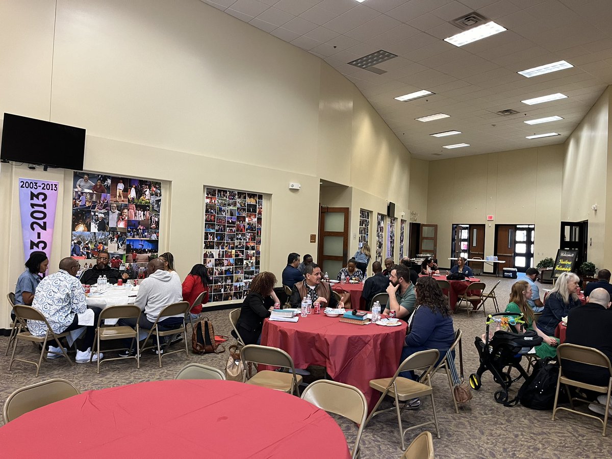 TXBMissions's tweet photo. Church Starting Assessment is concluding today. We’re thankful to @CornerstoneTX for hosting us &amp; for our candidates and assessors who came this weekend. Pray for everyone in this room as we all seek to make Christ known. 
#txbme #texasbaptists #greatcommission #greatcommandment https://t.co/GRPtvYwsrs