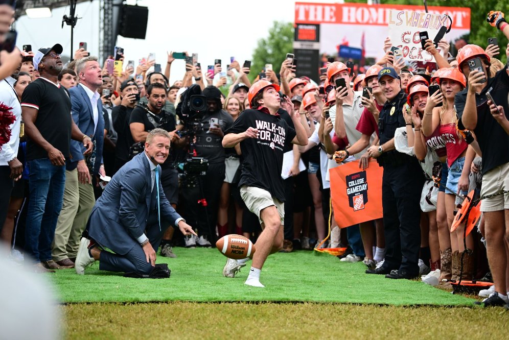 GXcdBdrWUAA7PsD?format=jpg&name=medium