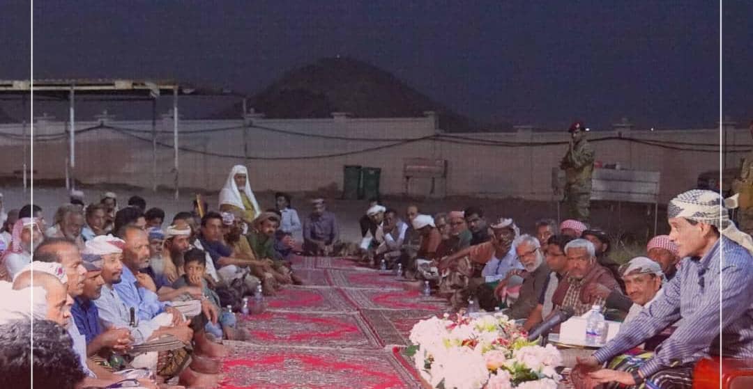 مواقف تحكي حجم وثقل القائد البحسني في حضرموت، بالأمس أرسل على منصةX تغريدة فضجّت حضرموت ببيانات التأييد من قبل المشايخ والشخصيات الاجتماعية والاعتبارية لكل ما جاء في التغريدة، واليوم الكل يطالب بعودة القائد البحسني لتهدئة الأوضاع و الأرسى بحضرموت بر الأمان.
#حضرموت_بحاجة_البحسني