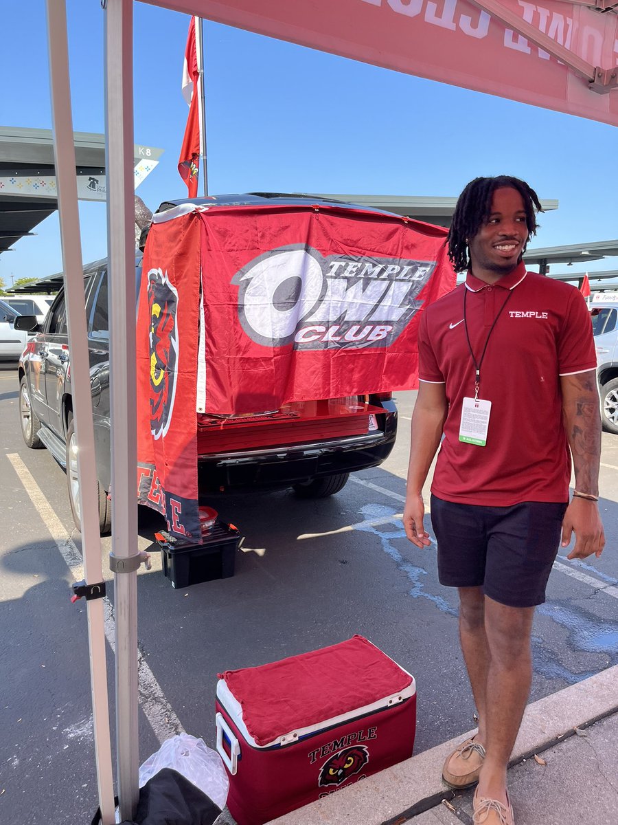 TheFamousDrEd's tweet photo. Setting up Silky’s Tailgate for @Temple_FB home opener. #GoOwls #TempleMade #SilkysTailgate https://t.co/0qNAjLdO8u