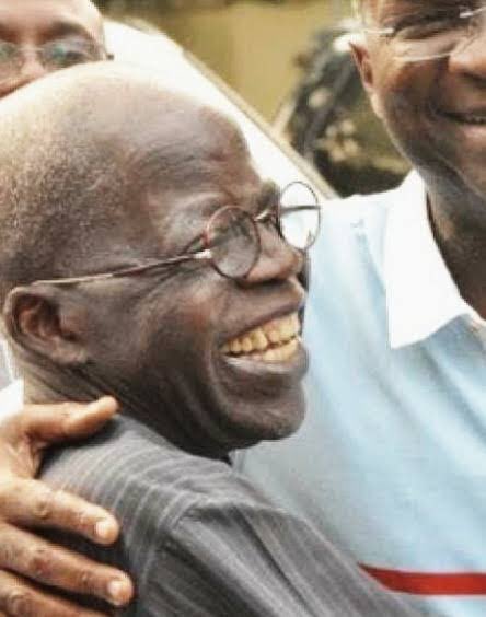 ifesalakooffice's tweet photo. The people who are not Lagosians who have been shouting that Igbos should leave Lagos are now being told by the real Lagosians to leave Lagos and go to Oyo, Osun, Ondo, Ekiti, Kwara etc

Me: https://t.co/cfatC19Vkw