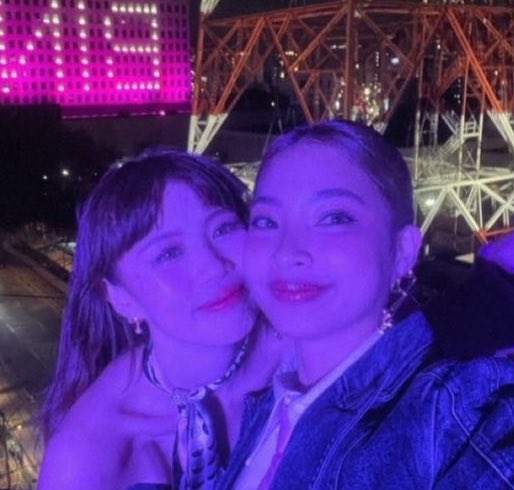 ITGIRLOI's tweet photo. macolet and their cheek to cheek pose 🥹 https://t.co/5sdREEbbUj