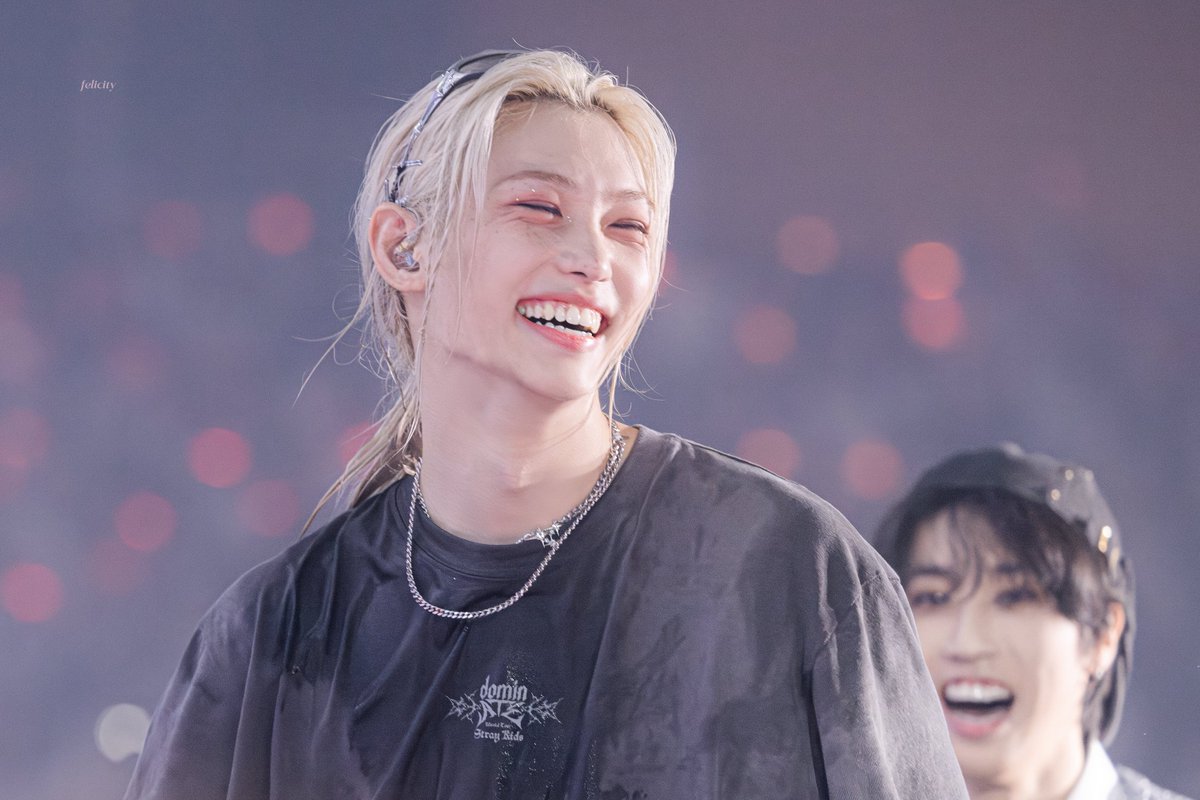 felicity_lfy's tweet photo. #GlobalIconLeeFelix
#우리_행복은_언제나_용복이야
#HappyFelixDay

240901
dominATE SEOUL
#Felix #StrayKids #필릭스 #스트레이키즈 https://t.co/ZTMj9IMZ50