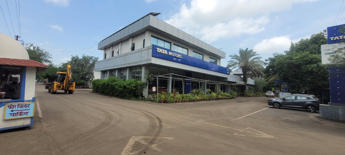 pawansahu1973's tweet image. &quot;Faced an AC leakage issue early on in Pune. After contacting multiple service centers without success, I finally got the part replaced in Dhule, which allowed me to continue the journey. Big shoutout to Ujwala Automobiles in Dhule! 👏 #EVProblems&quot;