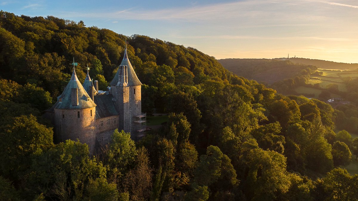 Castle Coch basking in the sunrise this morning 🏰

<a href="/WalesOnline/">WalesOnline 🏴󠁧󠁢󠁷󠁬󠁳󠁿</a> <a href="/visitwales/">Visit Wales 🏴󠁧󠁢󠁷󠁬󠁳󠁿</a> <a href="/Ruth_ITV/">Ruth_TV</a> <a href="/ITVWales/">ITV Wales News</a> <a href="/ItsYourWales/">It's Your Wales</a> <a href="/BBCWales/">BBC Wales 🏴󠁧󠁢󠁷󠁬󠁳󠁿</a> <a href="/CountryfileMag/">Countryfile Magazine</a> <a href="/DerekTheWeather/">Derek Brockway - weatherman</a> <a href="/ITVX/">ITVX</a> <a href="/walesdotcom/">This is Cymru Wales</a>