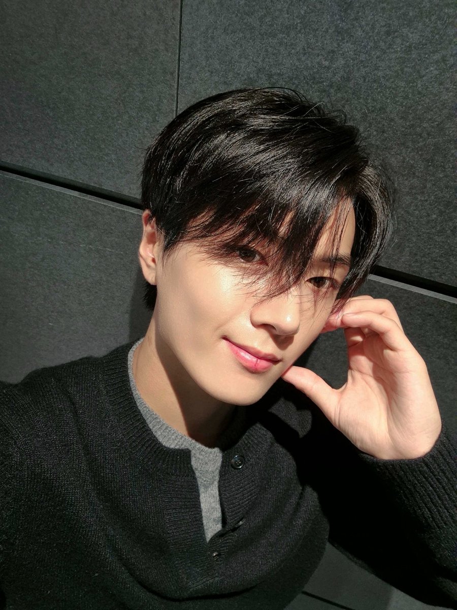 enhypenweverse's tweet photo. [ #제이’s Post ] 240914

#JAY: It was a fragrant day 🧡_❤️

@ENHYPEN_members @ENHYPEN #ENHYPEN #엔하이픈 https://t.co/9spCKdTpsv