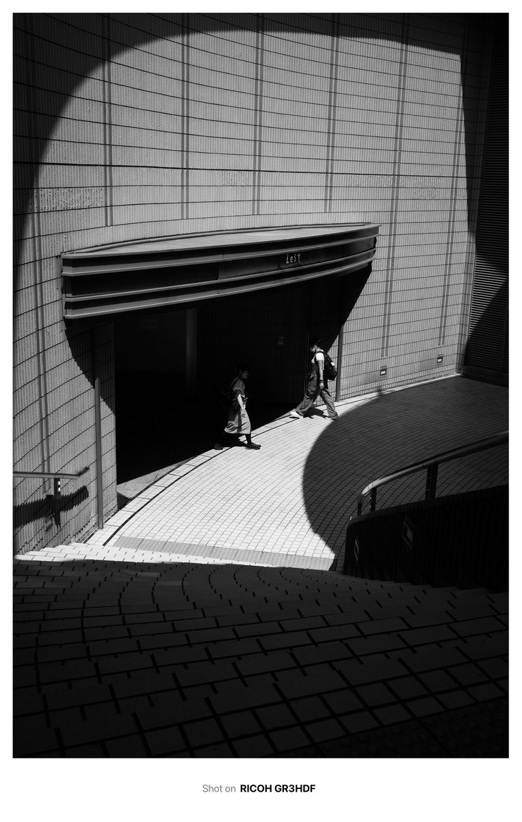 YK_streetphoto's tweet photo. #streetphotography #bnw_demand #bw_addiction #badassbnw #streets_unseen #streetmoment #streetphotographybnw #streetianity #aspfeatures #bw_perfect https://t.co/p8g7pbvtHC
