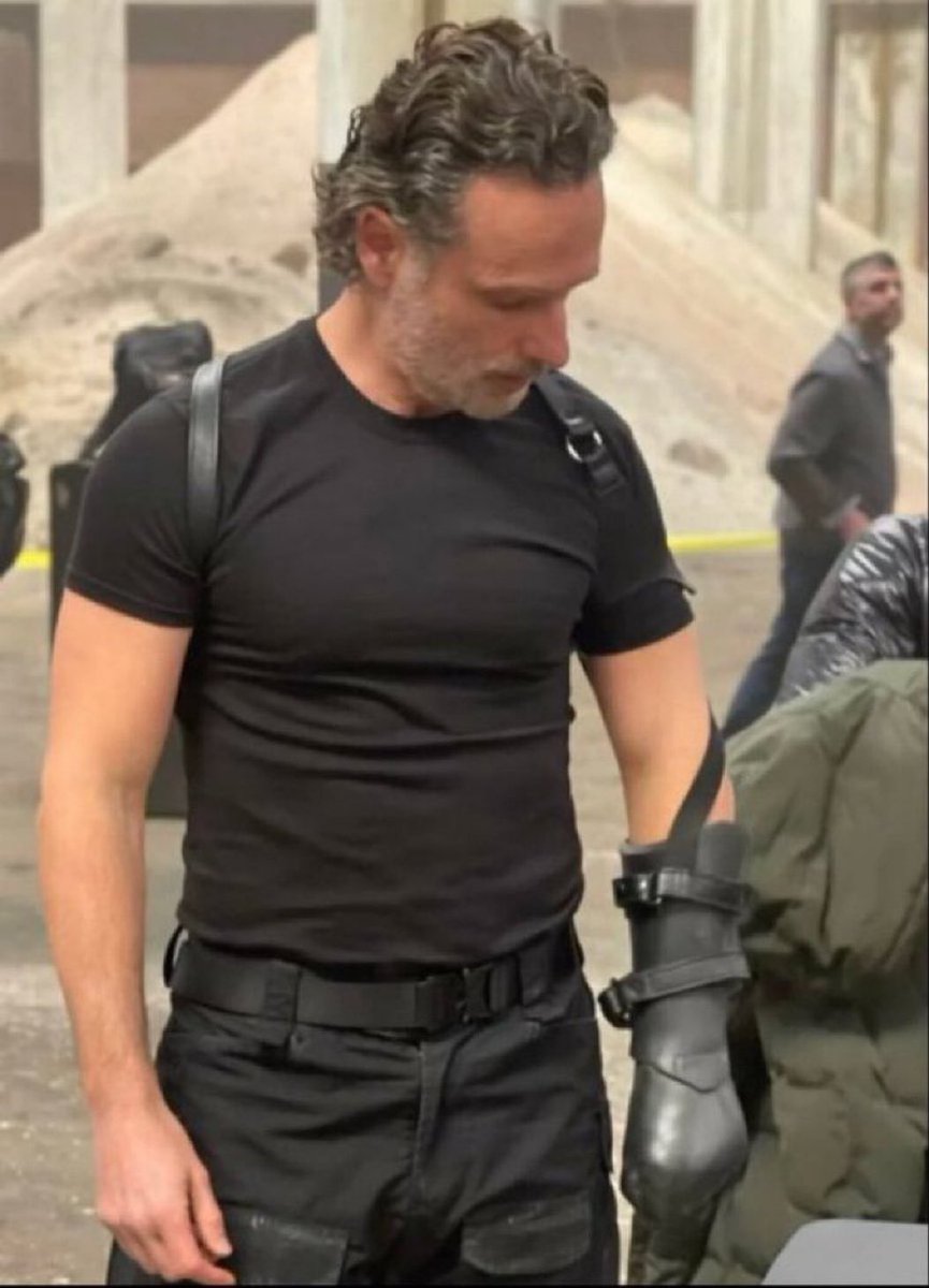 thegrimesonly's tweet photo. happy birthday to the sexiest man that ever graced an apocalypse https://t.co/LJnkpUWUwY