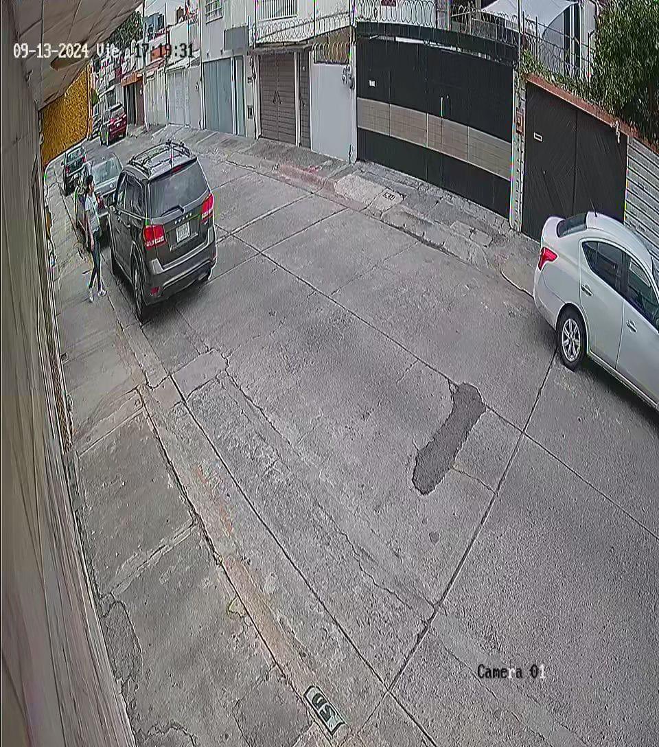 fespinosan's tweet photo. Gente de X hagan su magia y ayúdennos a identificar a estas ratas que nos vaciaron la casa @c4jimenez https://t.co/q8J8EErwt0
