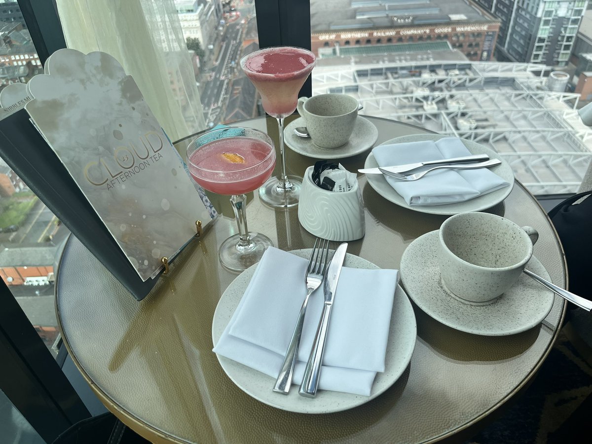 NatureGirl_21's tweet image. What a lovely afternoon we had. Great views, great service and the most divine coffee I’ve ever tasted 😍

Thank you for making us feel special ✨

@Cloud23Bar #afternoontea #manchester #cloud23