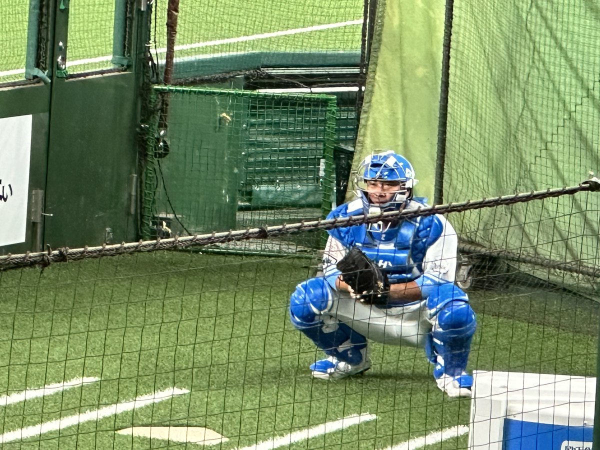 岡田雅利選手、11年間、お疲れ様でした。
セレモニー、最高でした。
お疲れ様でした。