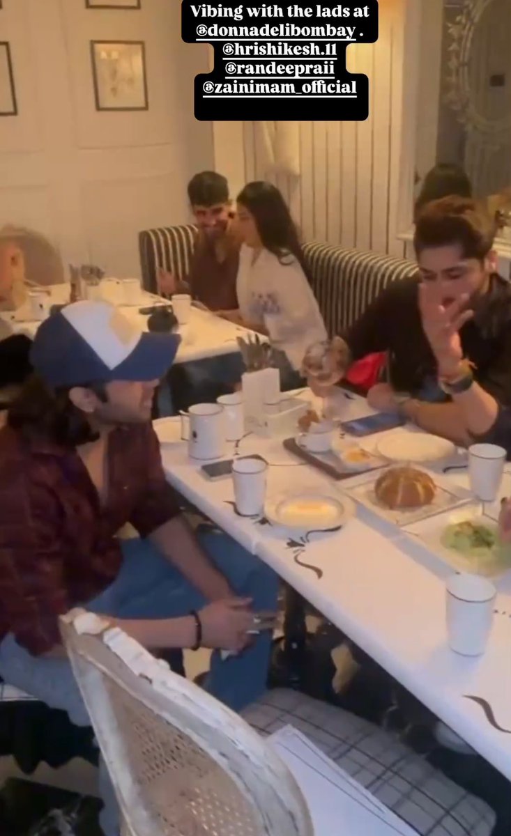 All the friends together🧿
Happy seeing randeep and zain together yaar😫🫶🏻🫶🏻

#RandeepRai #zainimam