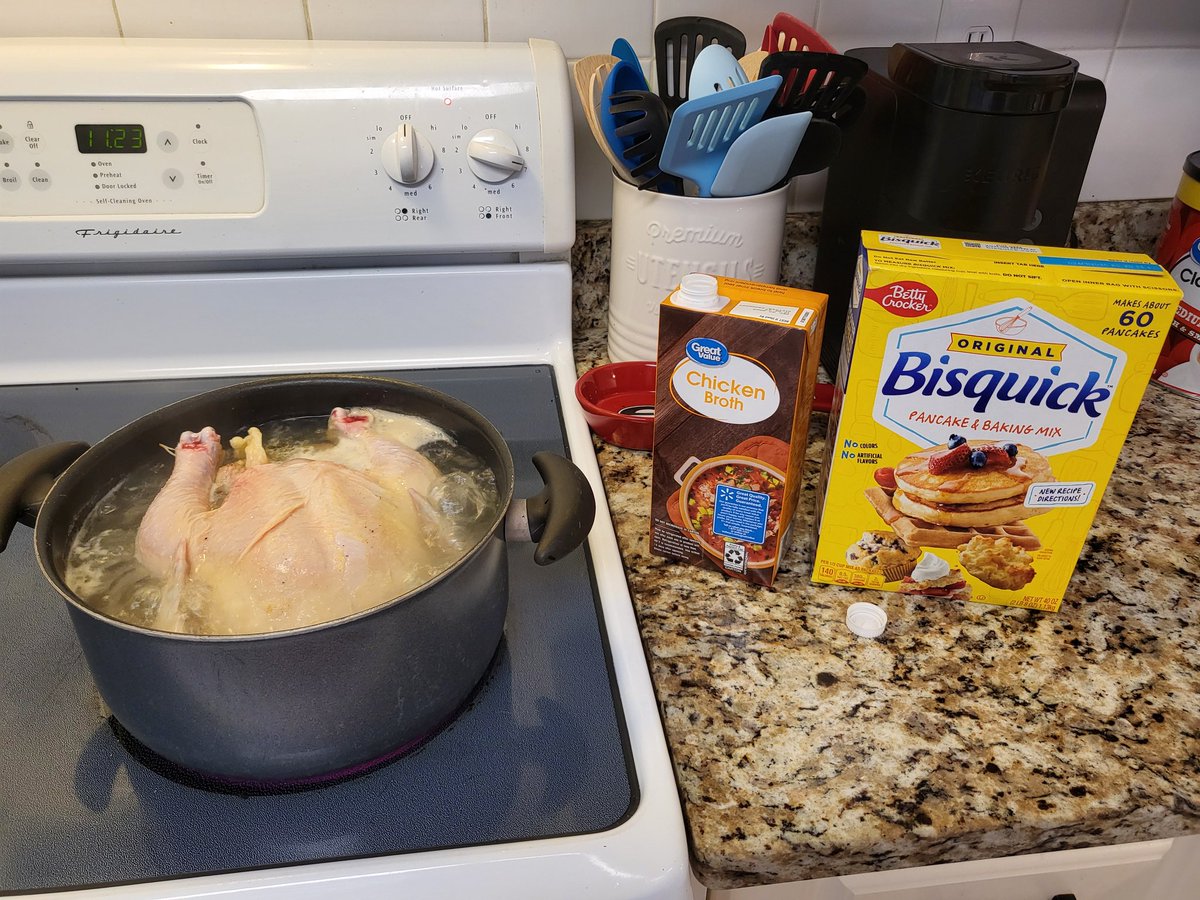 alita_diver's tweet photo. It's a chicken and dumplings soup kinda day! #LetsGo #Week3 #GameDayFood #CollegeFootballSeason #TeamAsshole @crazyunclelou https://t.co/ua0Bfeb9NA