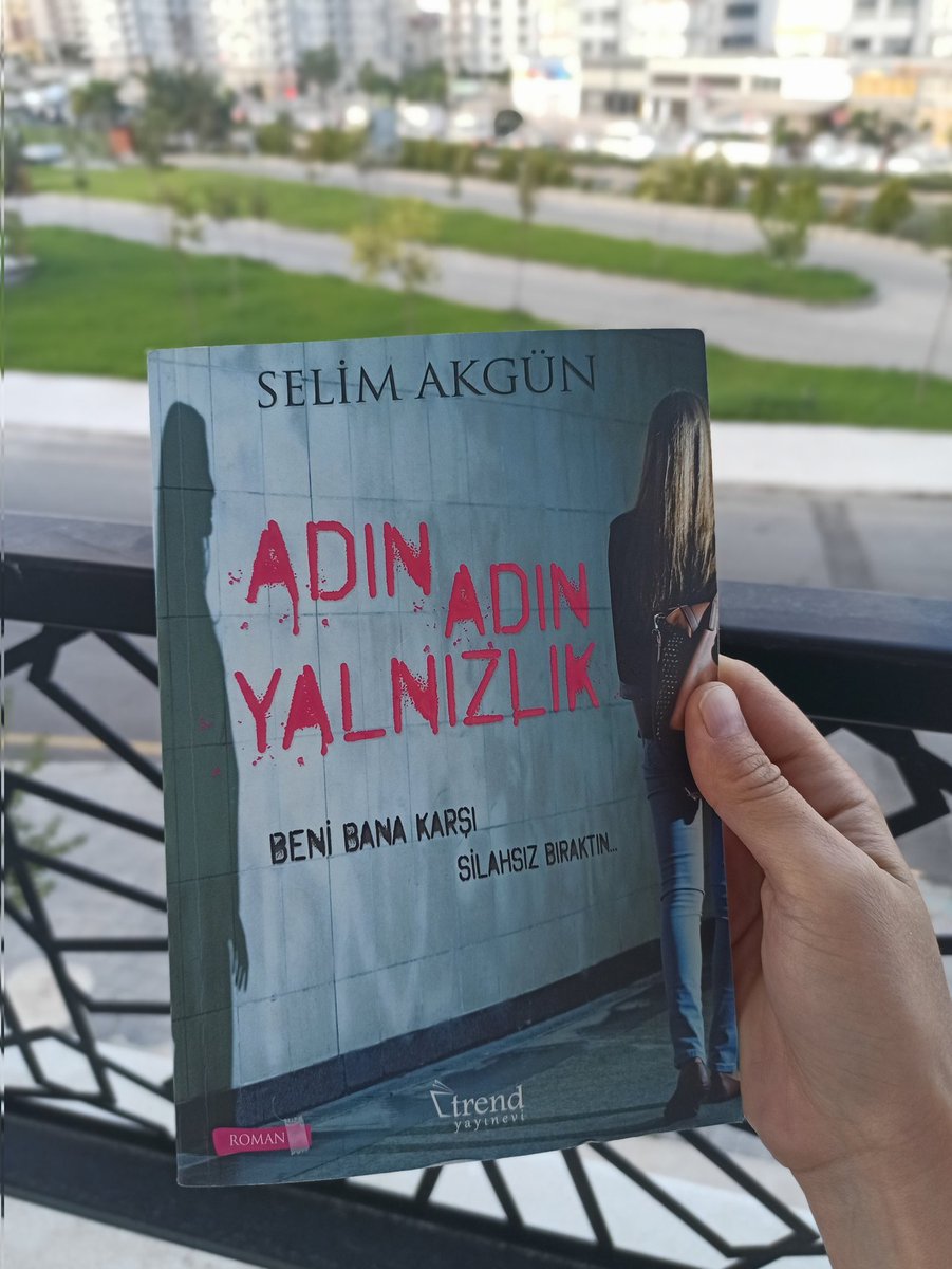 Ebrudzgln's tweet photo. Yıllar sonra aynı şehir de aynı kitabı tekrardan okumanın verdiği hazz.. Kalemine sağlık @SelimAkgun
#kitapseverlertakiplesiyor
#kitaptavsiyesi https://t.co/BFC6FwffEE