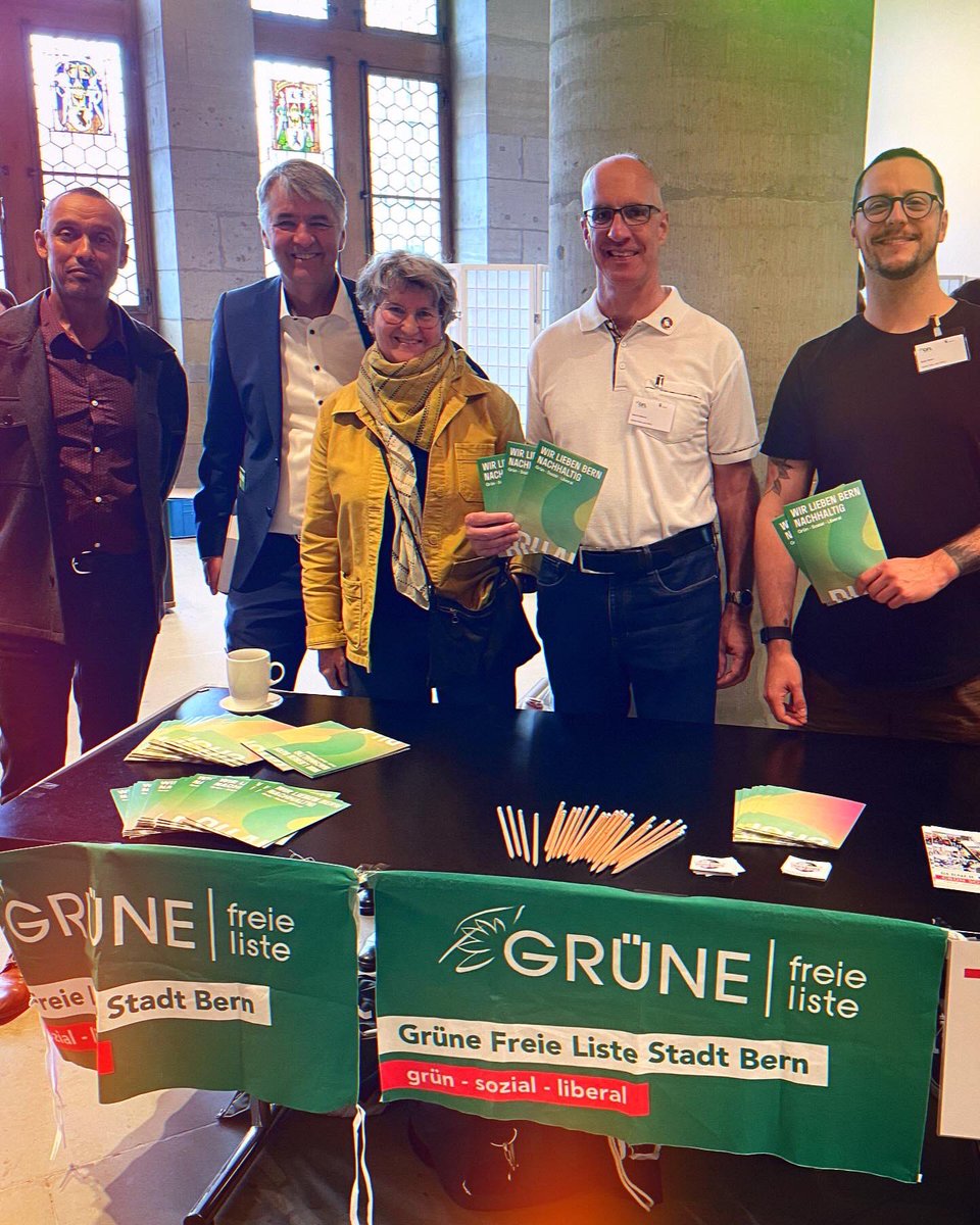 Grüne Freie Liste Stadt Bern (@gflbern) on Twitter photo <a href="/MarcelWuethrich/">Marcel Wüthrich</a>, Robin „Schöbi“ Rieser und <a href="/MichuBurkard/">MichuBurkard</a> und <a href="/avongraffenried/">Alec von Graffenried</a> im Wahlkampfmodus ✌🏾am Willkommensanlass für Neuzuziehende im Rathaus Bern.
Danke auch Marlise für die stete Unterstützung! <a href="/MarcelWuethrich/">Marcel Wüthrich</a>, Robin „Schöbi“ Rieser und <a href="/MichuBurkard/">MichuBurkard</a> und <a href="/avongraffenried/">Alec von Graffenried</a> im Wahlkampfmodus ✌🏾am Willkommensanlass für Neuzuziehende im Rathaus Bern.
Danke auch Marlise für die stete Unterstützung!