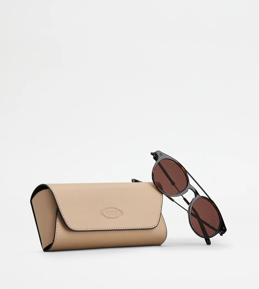 RJN_closet's tweet photo. CONFIRMING!

TOD'S Pantos Sunglasses with Temples in Leather in color Brown

https://t.co/UN4vp7F6SF https://t.co/Gri9Bf66gd
