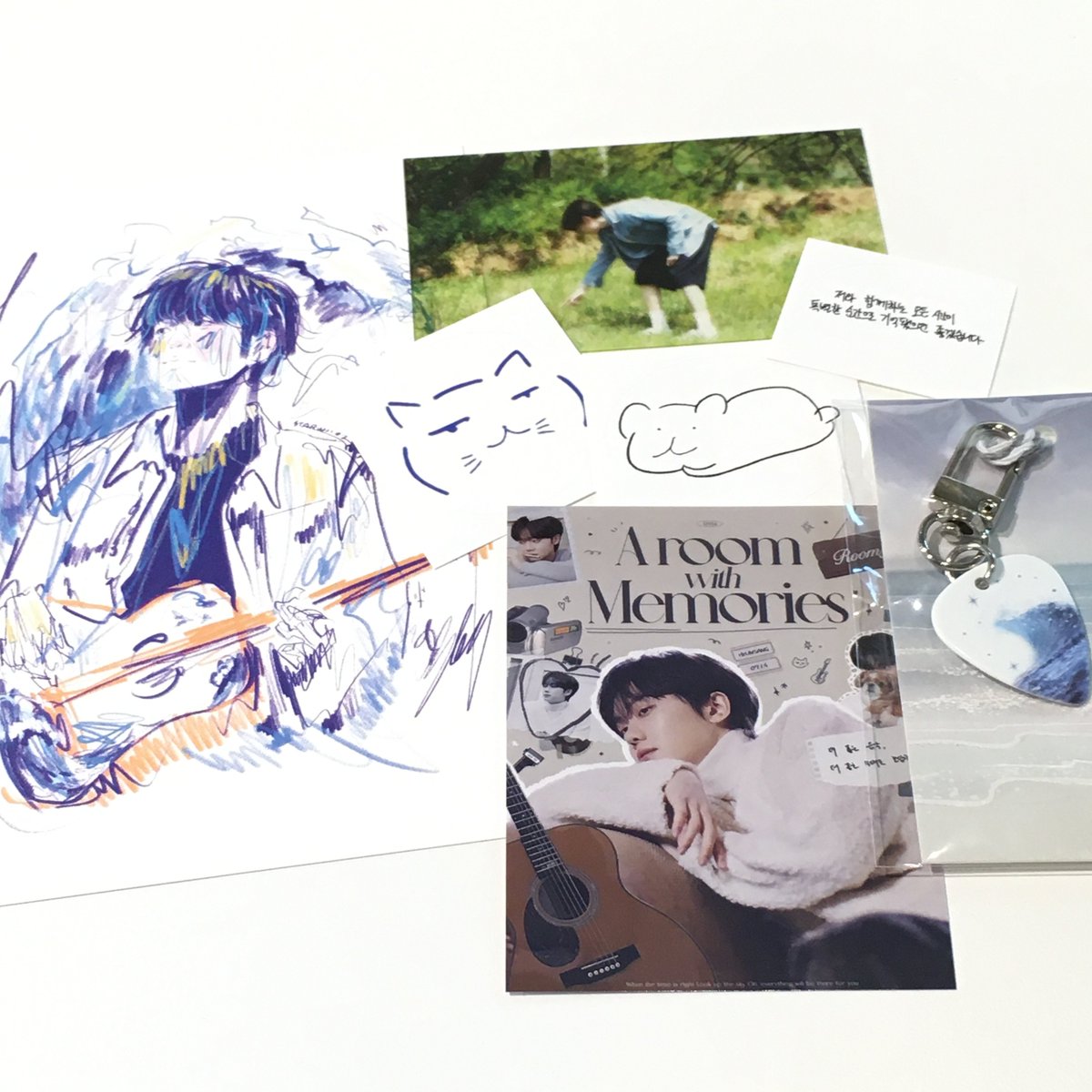 __place__'s tweet photo. #a_room_with_memories
#현상이의_추억을_담아 🍀 https://t.co/h25hhXDi3t
