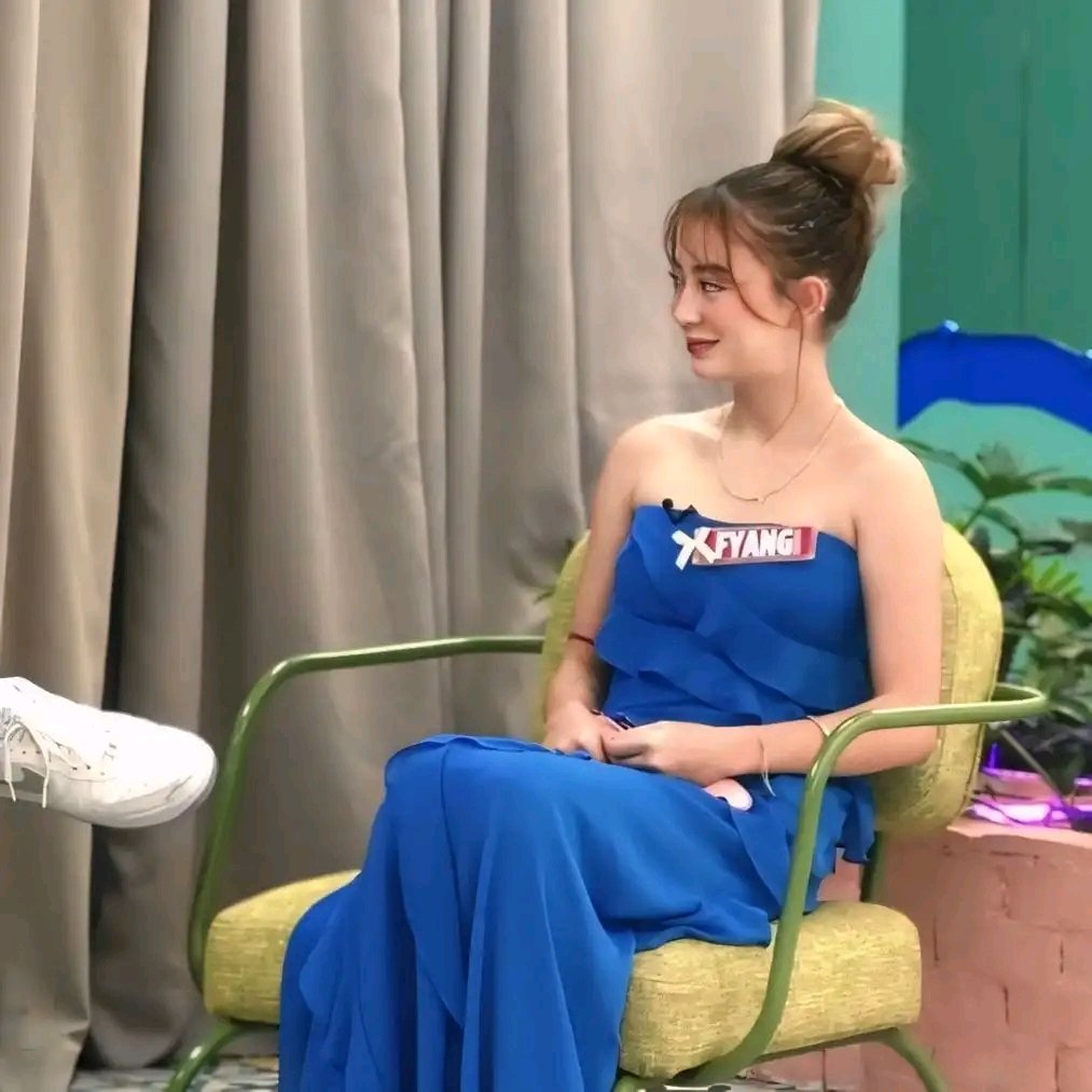 dailymessageee's tweet image. OMGGGG ms. Fyang Smith, wearing blue dress looks so expensive and stunning😩✨

#SofiaSmith #pbbfyang #Fyang #PBBGen11 #pbb2024 #PBBUpdates #fypシviralシ2024