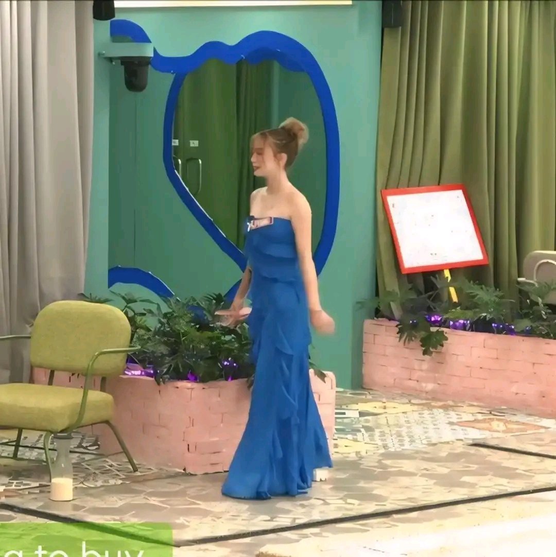 dailymessageee's tweet image. OMGGGG ms. Fyang Smith, wearing blue dress looks so expensive and stunning😩✨

#SofiaSmith #pbbfyang #Fyang #PBBGen11 #pbb2024 #PBBUpdates #fypシviralシ2024