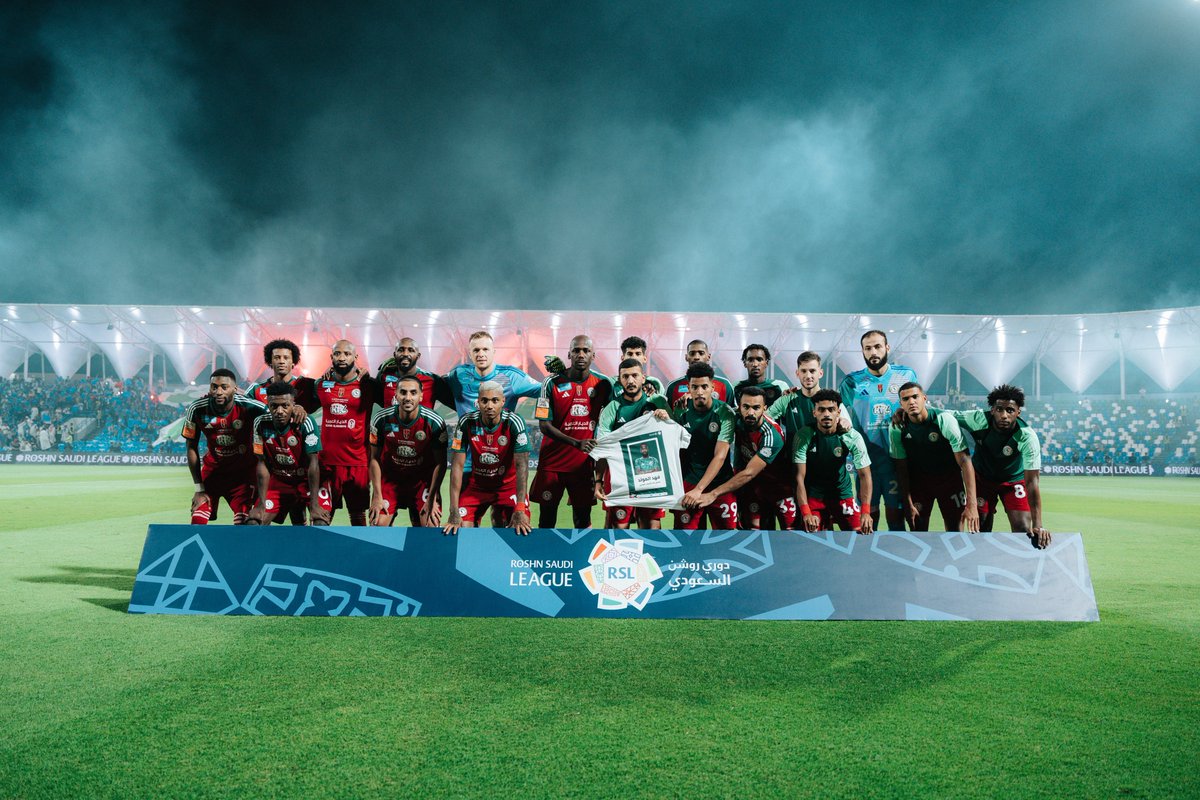 نجوم النواخذة يتمنون الشفاء العاجل للاعب الدولـي فهد المولد 🙏

#الفتح_الاتفاق | #دوري_روشن_السعودي