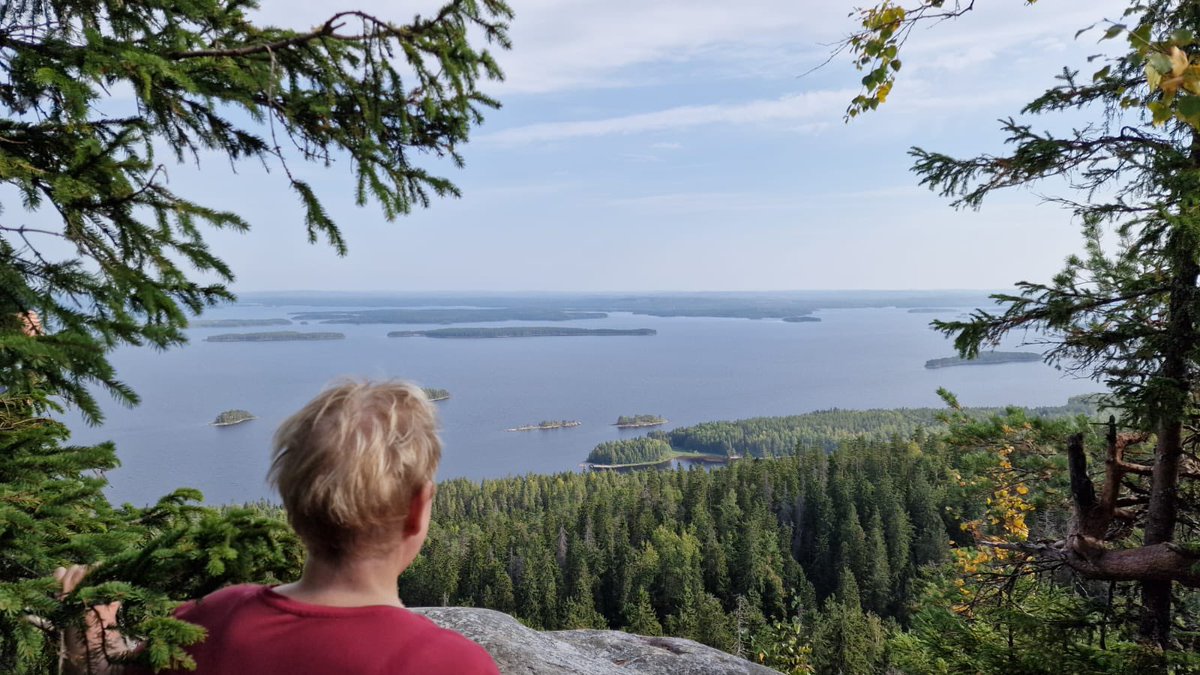Memmu_li's tweet image. Mini-Vacation day 1:   
Whaaaaaaa! 🤗
#Koli National Park. Have seen many pics but seeing it yourself on the spot! 😍 AND they playd V’s Love Me Again at the local small shop 🥰 Perfect day 💜
#Namjoonig