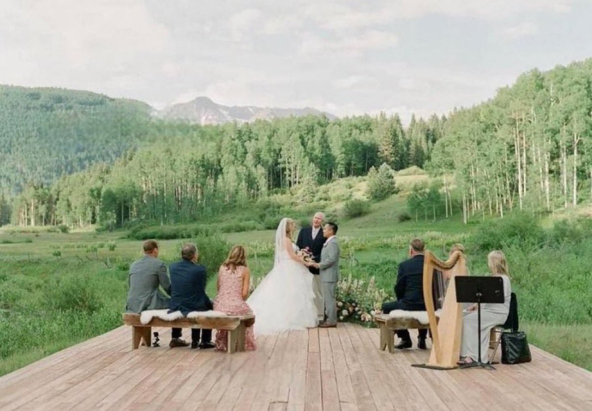 Piicools's tweet image. « À mon mariage, il n'y aura que des gens que j'aime »

Mon mariage :