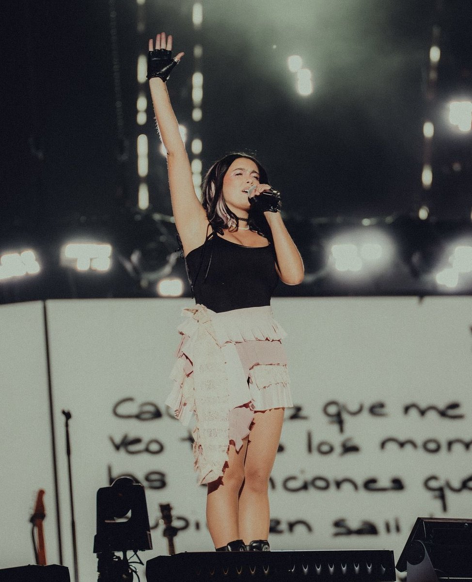 _noemartiineez_'s tweet photo. A R T I S T A S ✨ https://t.co/QbVwNEruIq