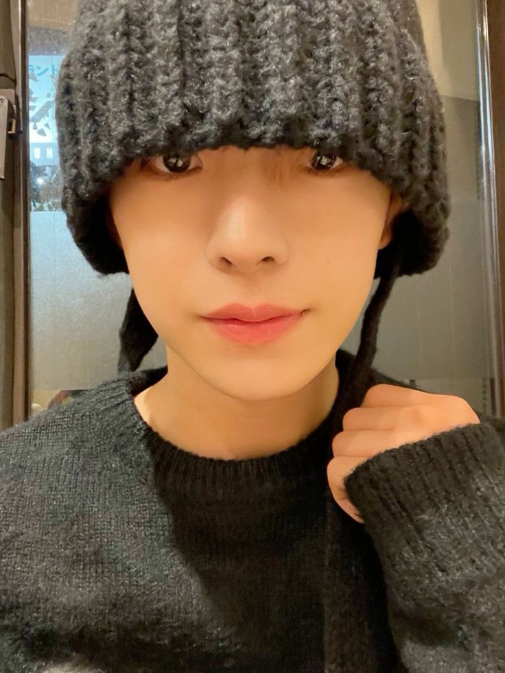 kulaylistu's tweet photo. 오로지 인증과 보고에만 목적이 잇는 셀카들 같음 https://t.co/dEFIidyS0d