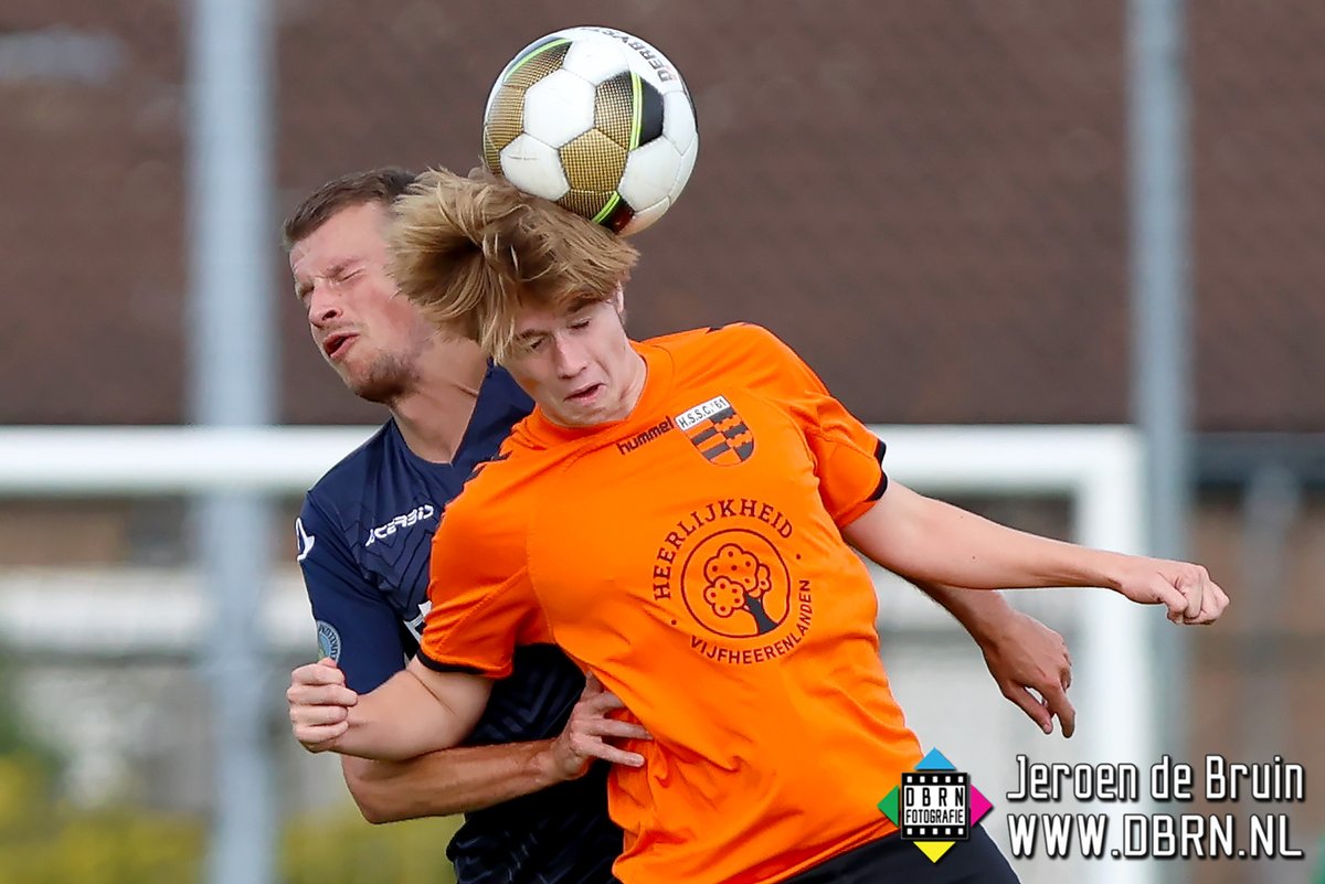 dbrnpuntnl's tweet photo. 'Voetbal door de Lens'
In opdracht voor @RVoetbal / @KontaktMP vanmiddag langs de lijn gezeten bij:

@GVVGeldermalsen - @MVV_58 (0-0)
@HSSC61 - @vvheukelum (2-4)

Overige foto's en verslagen later op #regiovoetbal (https://t.co/4sLWKoxeJp)

#sportfotografie #dbrnfotografie #dbrn https://t.co/izFsf1qylC